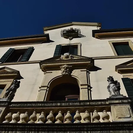 Italia 2*